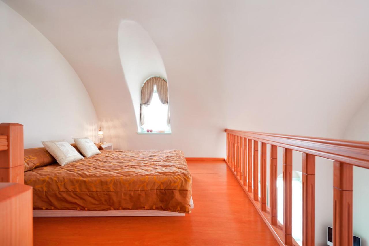 Vallas Apartments & Villas Firosztefáni Kültér fotó